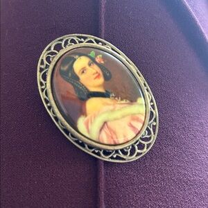 Vintage Brooch with Portrait and Filigree